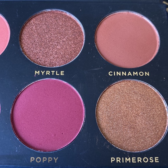 🌸 ACE BEAUTE grandiose eyeshadow palette - Picture 3 of 4